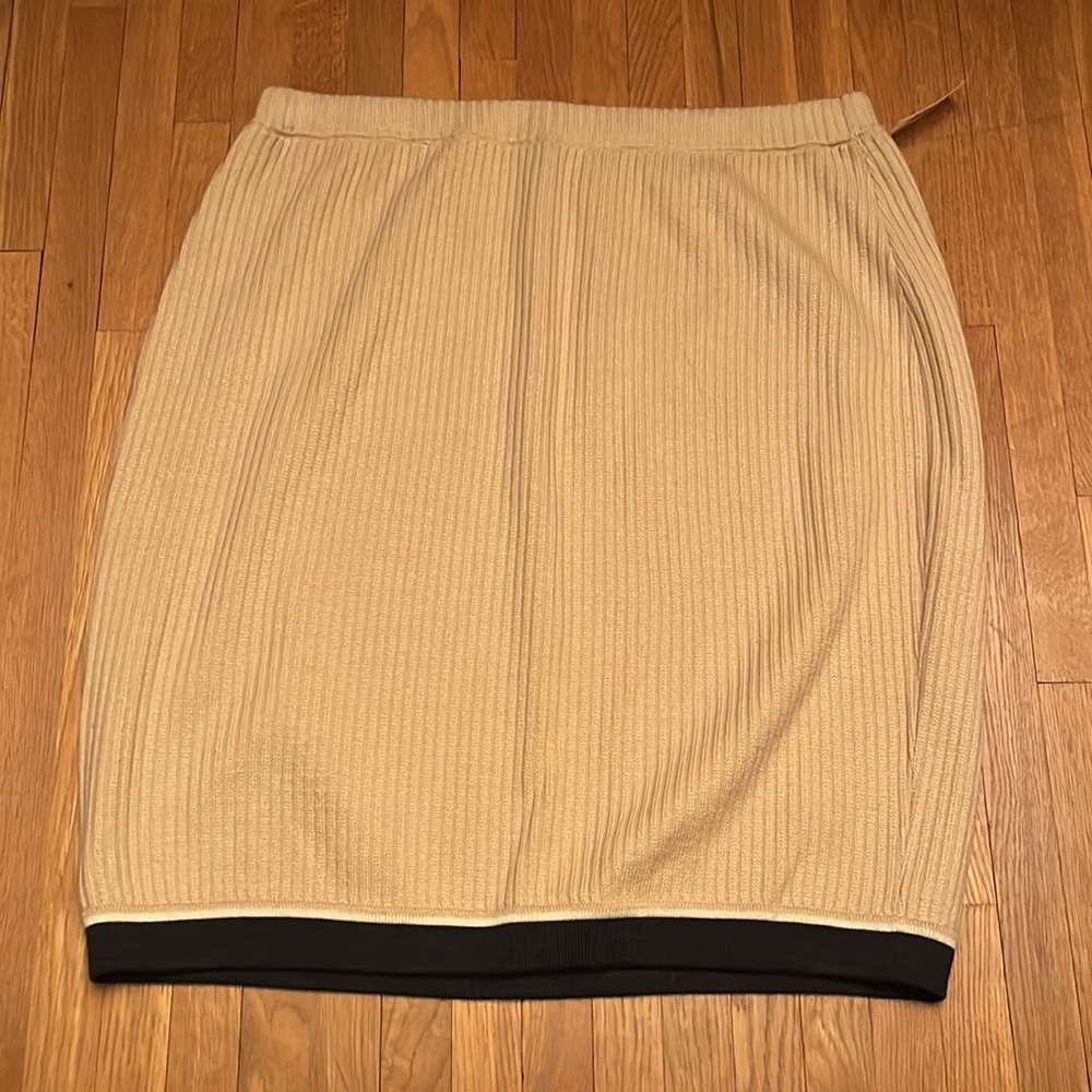 St. John Collection Vintage Tan Wool Skirt
